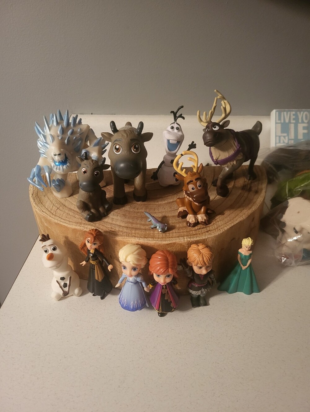 Disney FROZEN Lot PVC figures Preowned